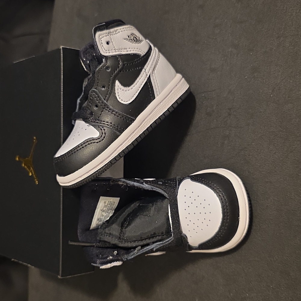 Air Jordan Retro 1 High OG(TD) Black/White Size 4C